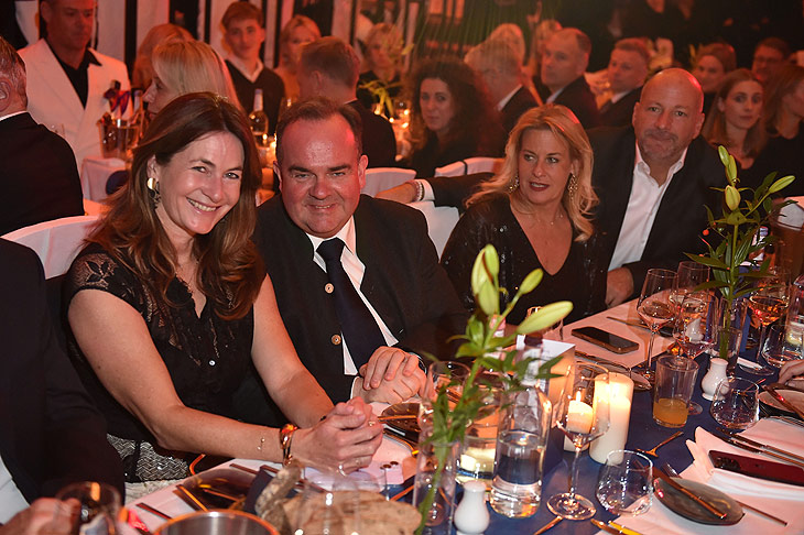 Natalie Schmid, Clemens Baumgärtner,  bei der Benefiz Gala zugunsten der Stiftung „S´Münchner Herz“ im Filmcasino in München am 29.10.2025 (©Foto: BrauerPhotos / Goran Nitschke) 
